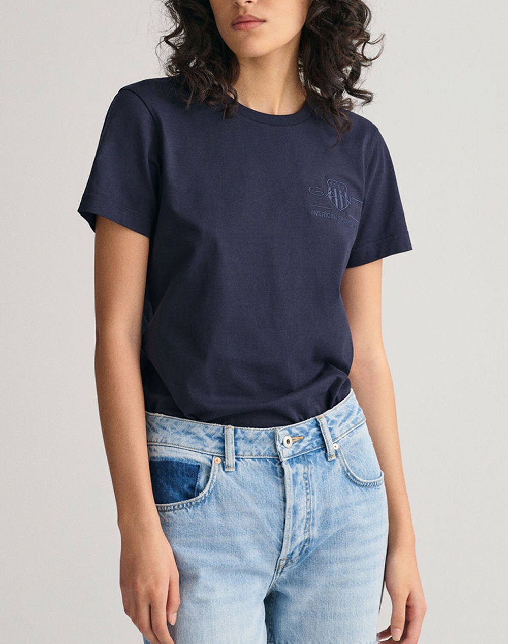 Gant Reg Tonal Shield Ss T Shirt Women Clothes Tops T Shirts Darkblue Cotton 3Gw4200262 433 Female T-Shirts Blue