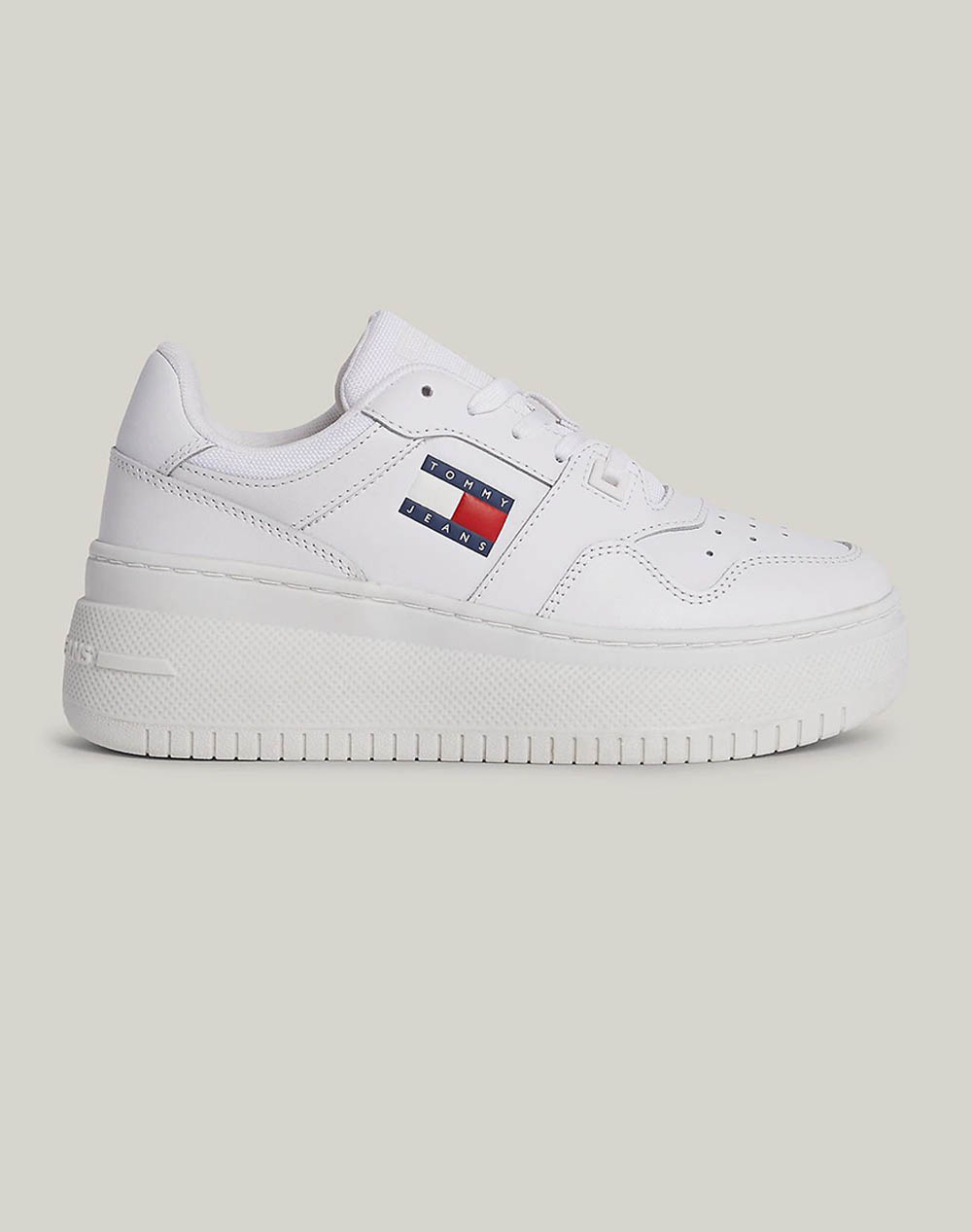Tommy Jeans Tjw Retro Basket Flatform Ess Women Footwear Sneakers White Leather En0En02506 Ybs Female Sneakers