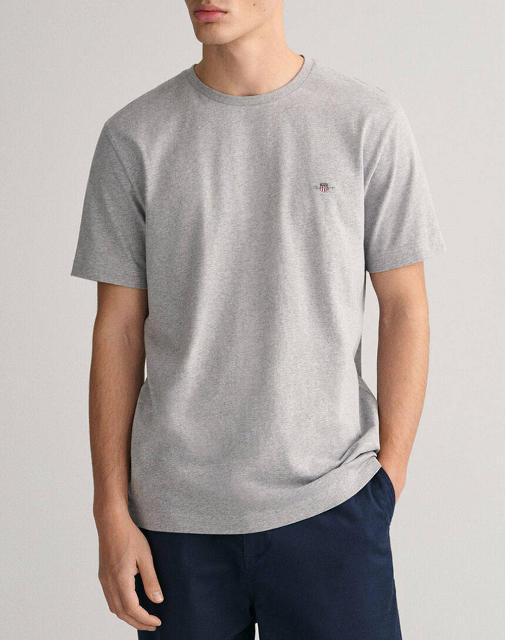 Gant Reg Shield Ss T Shirt Men Clothes T Shirts & Sweatshirts T Shirts Gray Cotton 3G2003184 93 Male T-Shirts