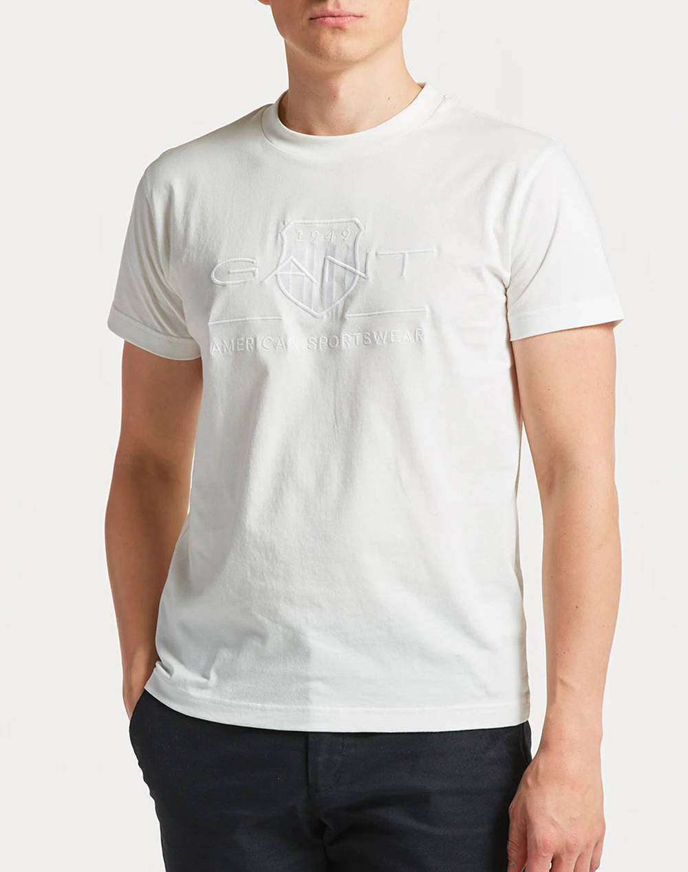 Gant Reg Tonal Shield Ss T Shirt Men Clothes T Shirts & Sweatshirts T Shirts White Cotton 3G2003140 113 Male T-Shirts