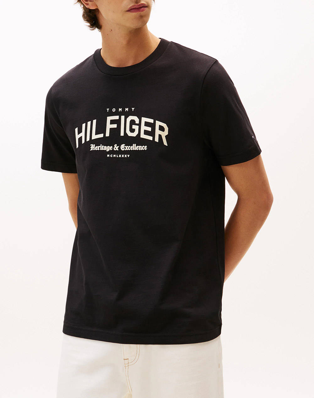Tommy Hilfiger Hilfiger Arch Tee Men Clothes T Shirts & Sweatshirts T Shirts Black Cotton Mw0Mw40015 Bds Male T-Shirts Black